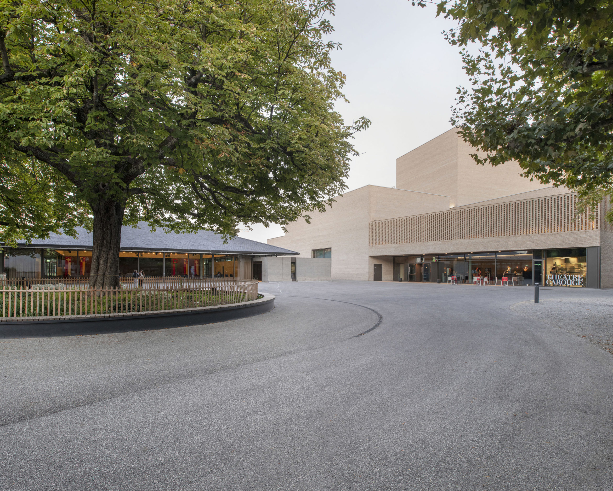 Esplanade du théâtre de Carouge